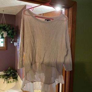 Size small American Eagle light sweater.